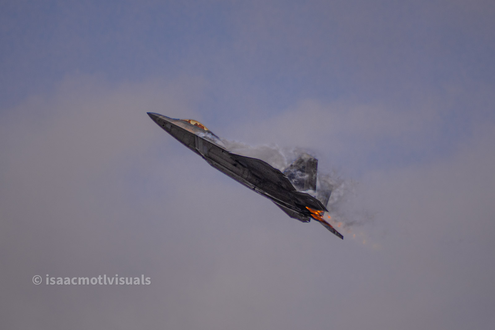 Aviation photograph by Isaac Motl