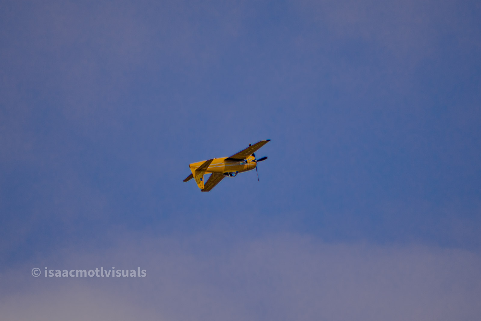 Aviation photograph by Isaac Motl