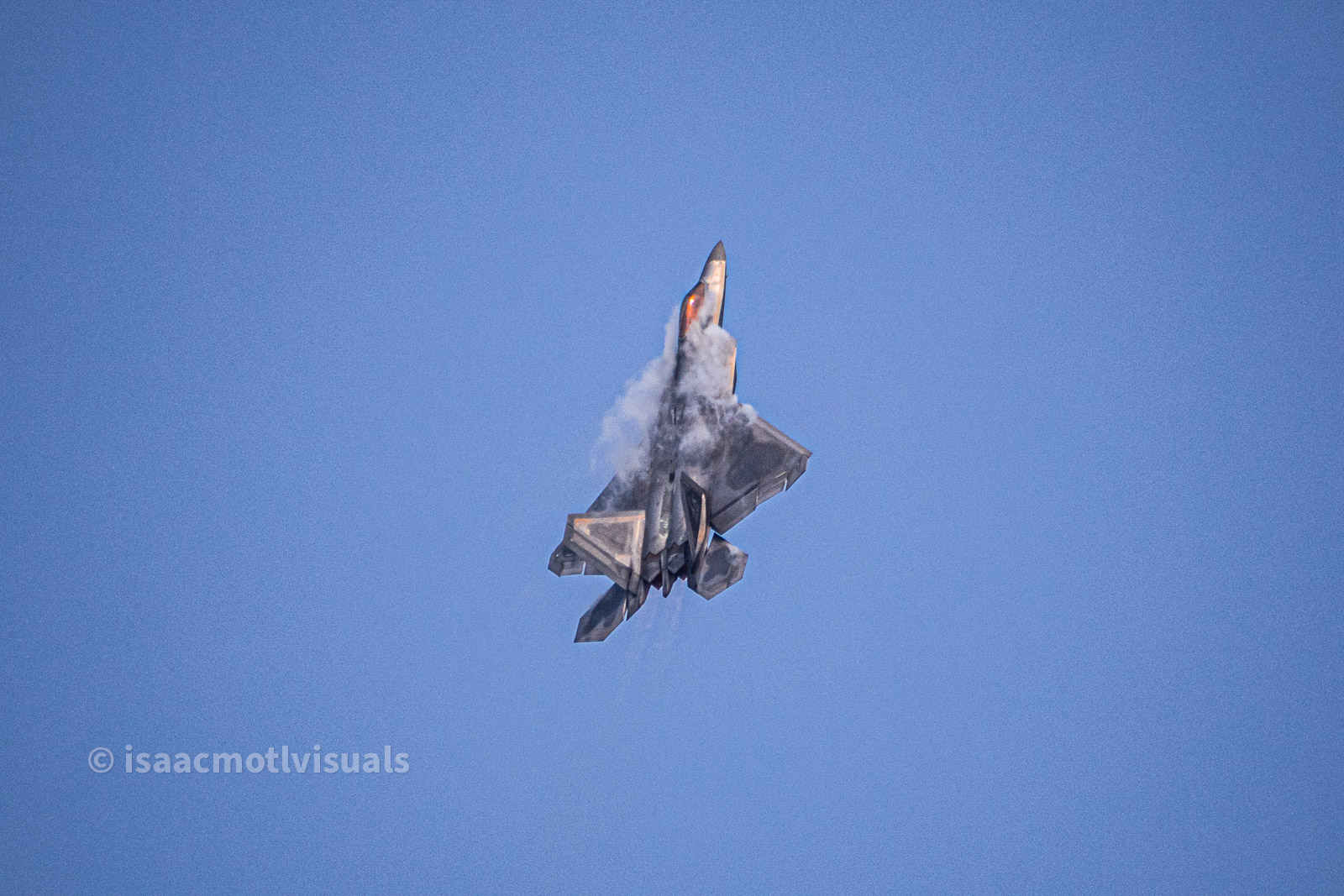 Aviation photograph by Isaac Motl