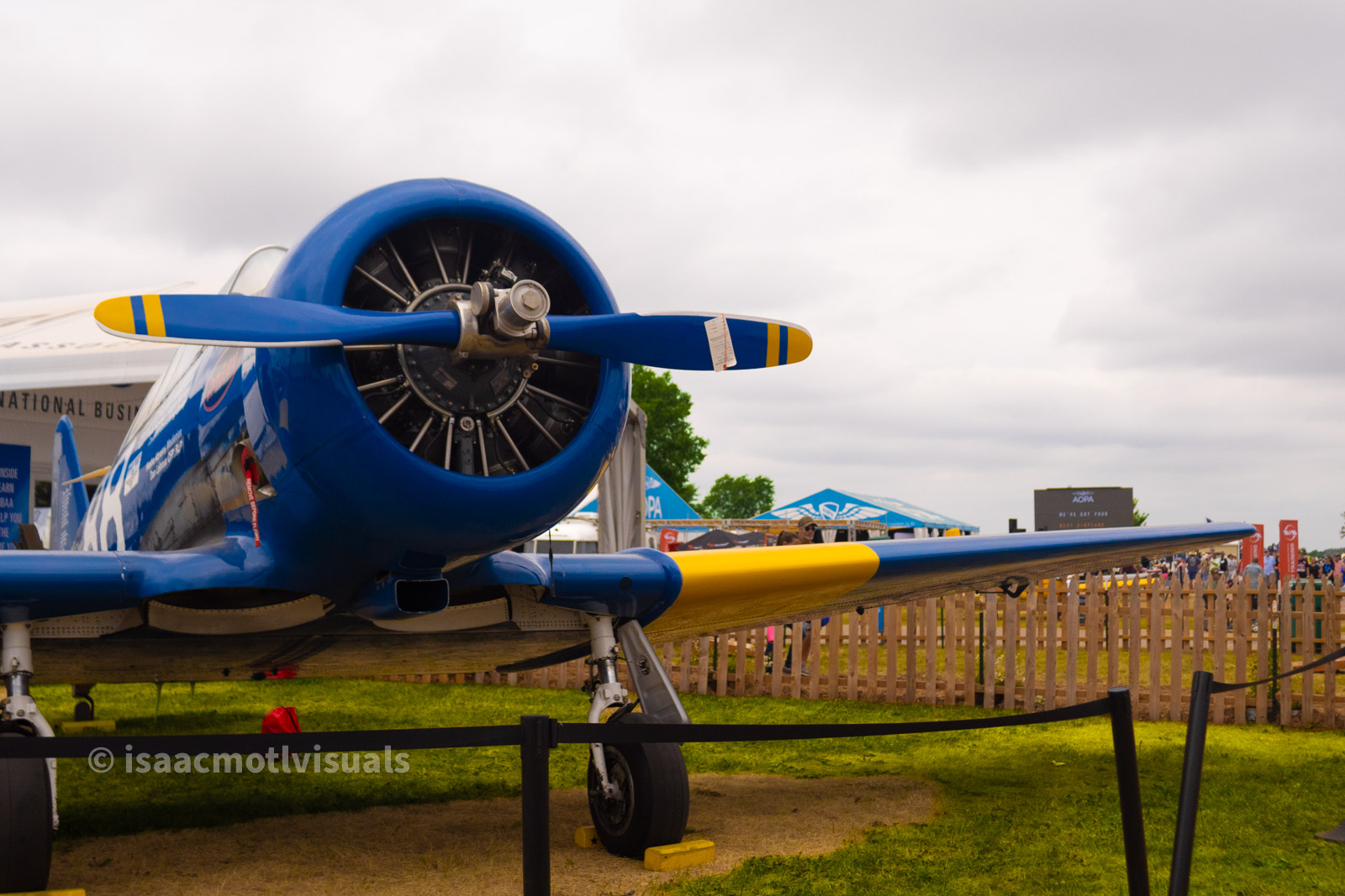 Aviation photograph by Isaac Motl