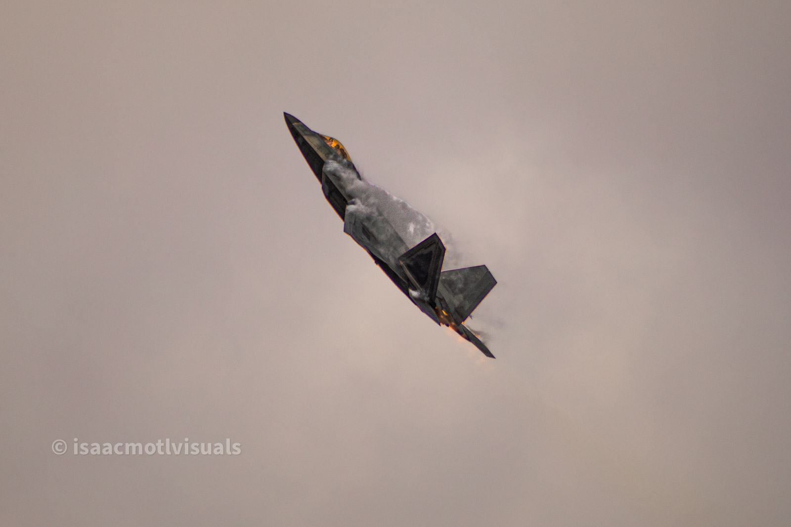 Aviation photograph by Isaac Motl